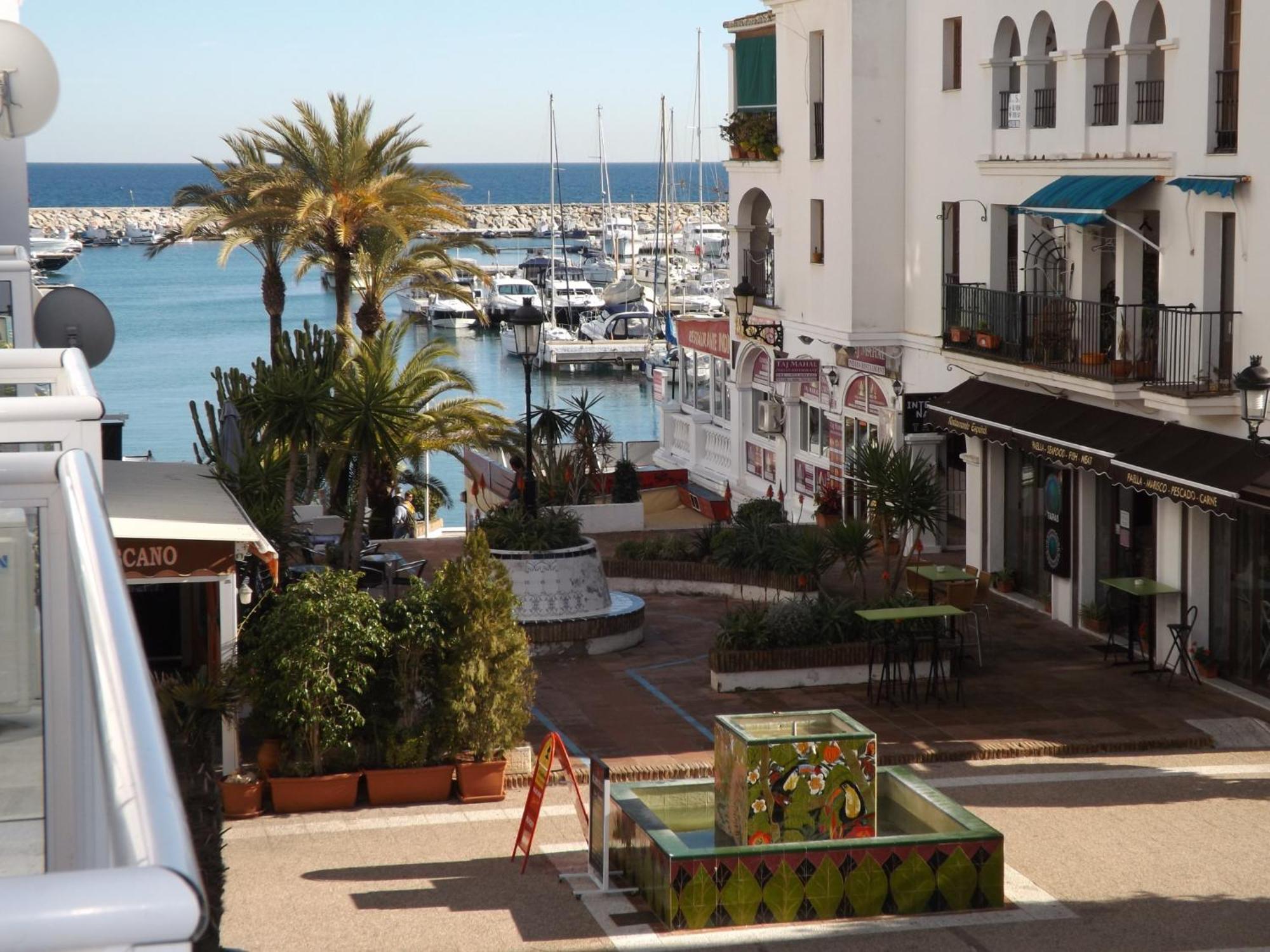 Duquesa Harbour Club Aparthotel Манилва Экстерьер фото