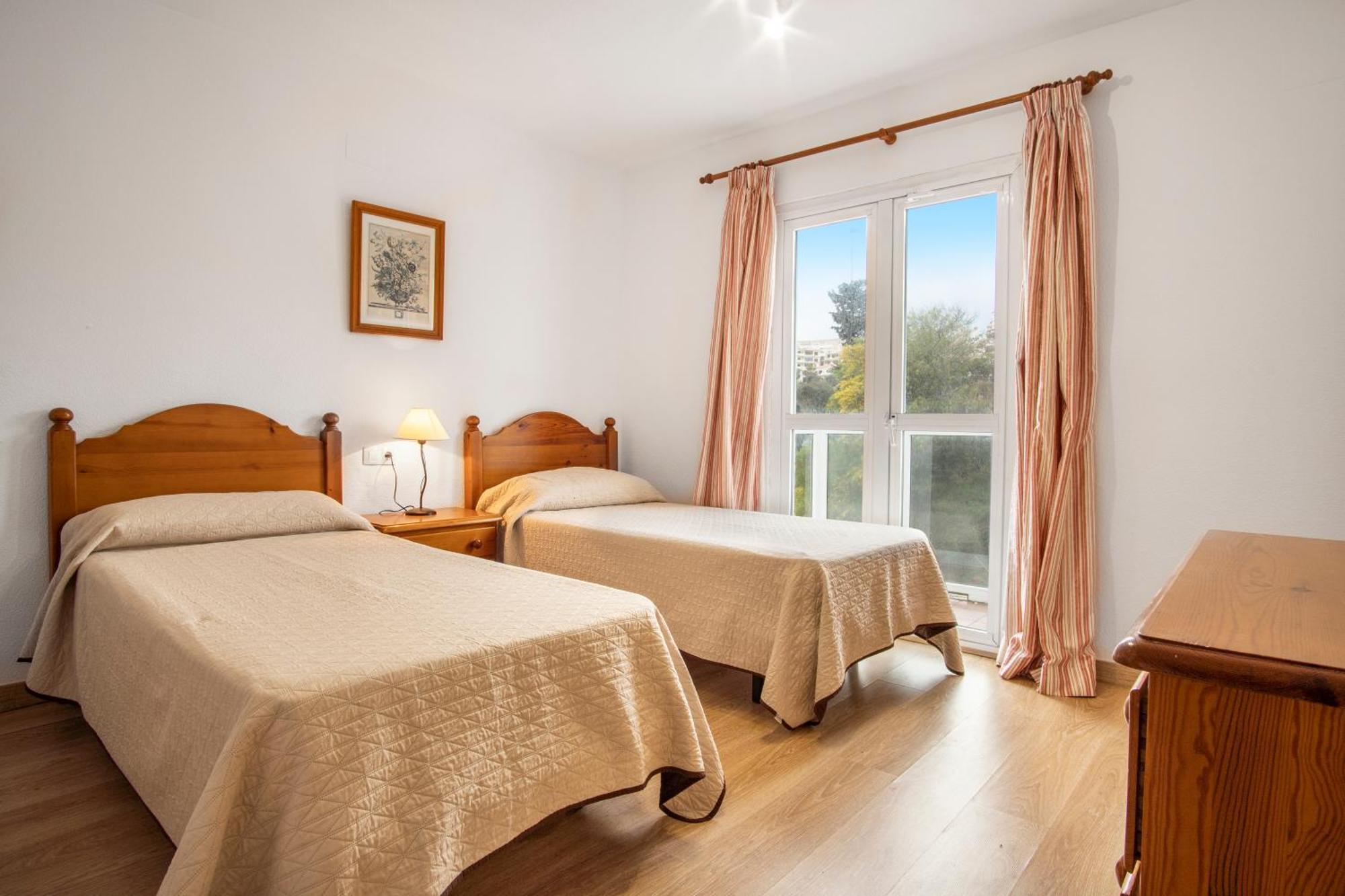 Duquesa Harbour Club Aparthotel Манилва Экстерьер фото